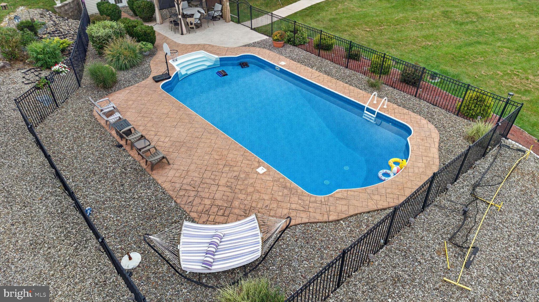 6 SOUDER COURT