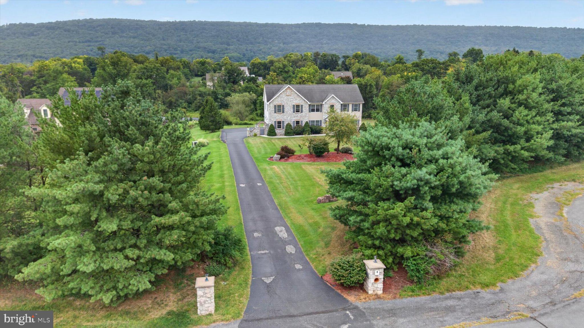 6 SOUDER COURT