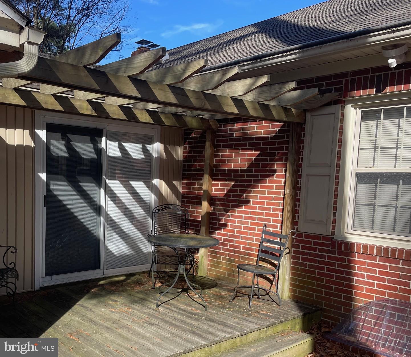 528 W COLLEGE AVENUE