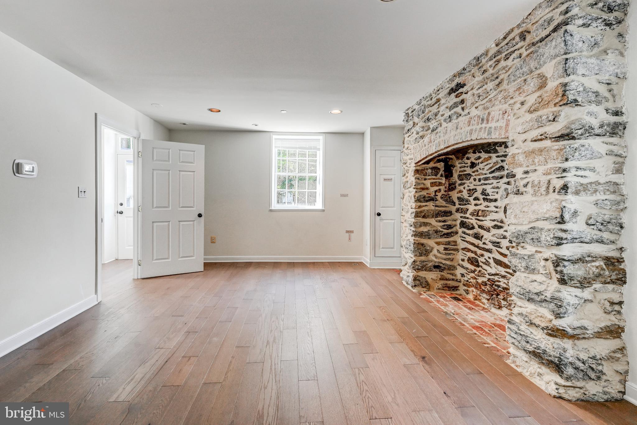 OELLA - Residential Lease