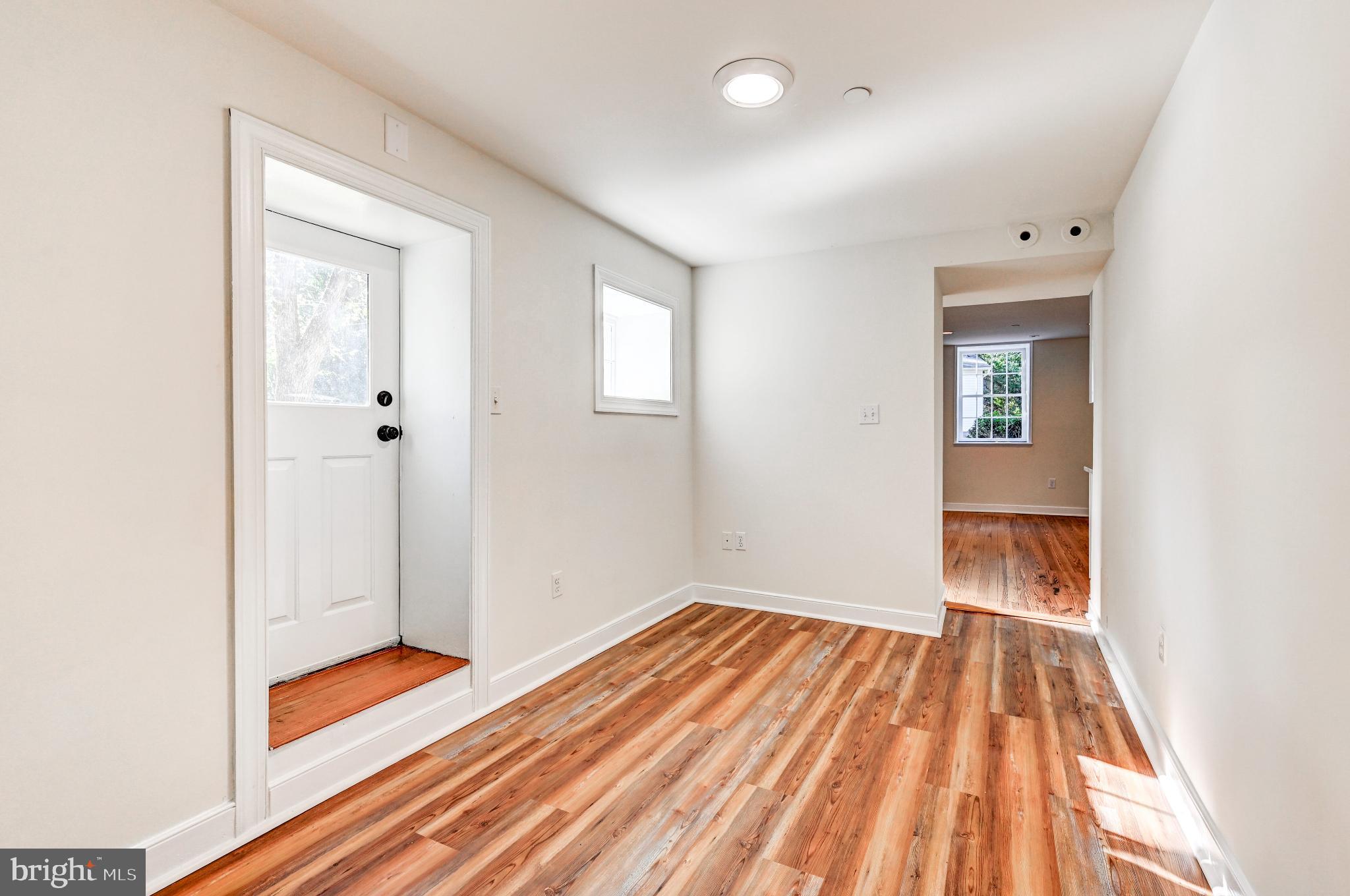 OELLA - Residential Lease