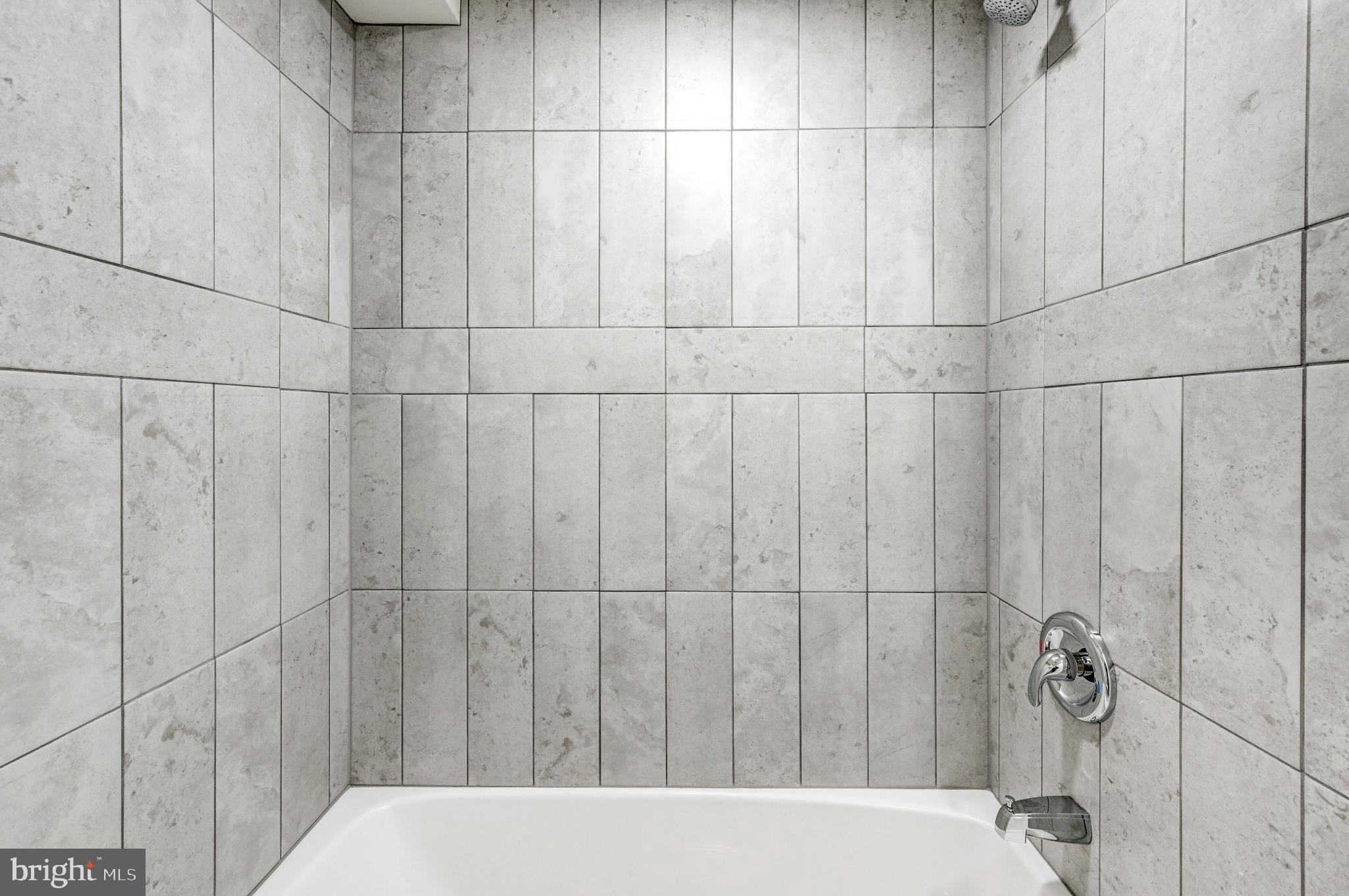 OELLA - Residential Lease