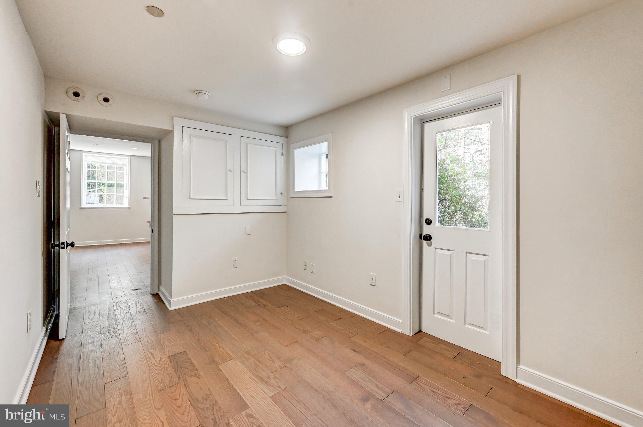 OELLA - Residential Lease