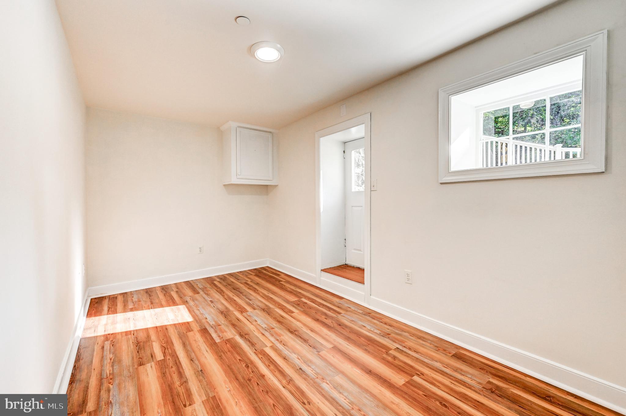 OELLA - Residential Lease