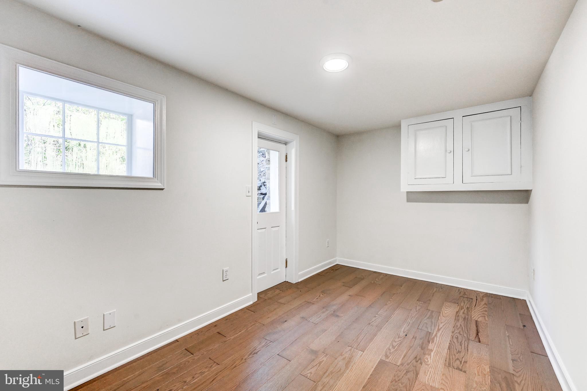 OELLA - Residential Lease