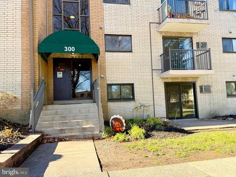 1575 W STREET ROAD 327 WARMINSTER PA 18974