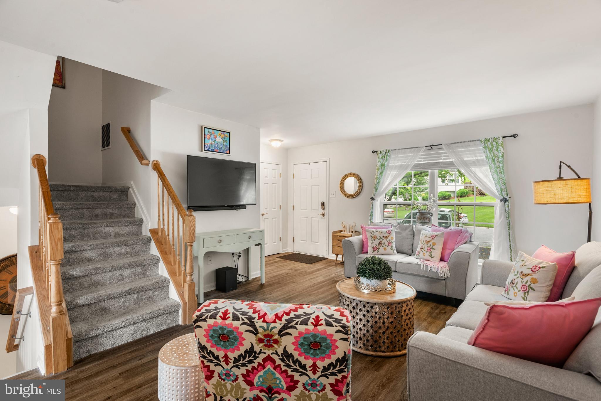 4 BRANFORD WAY