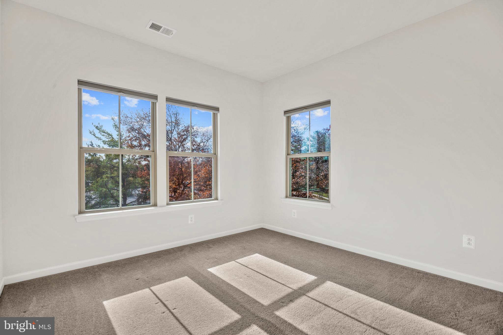 GLENN DALE CROSSING - Residential Lease