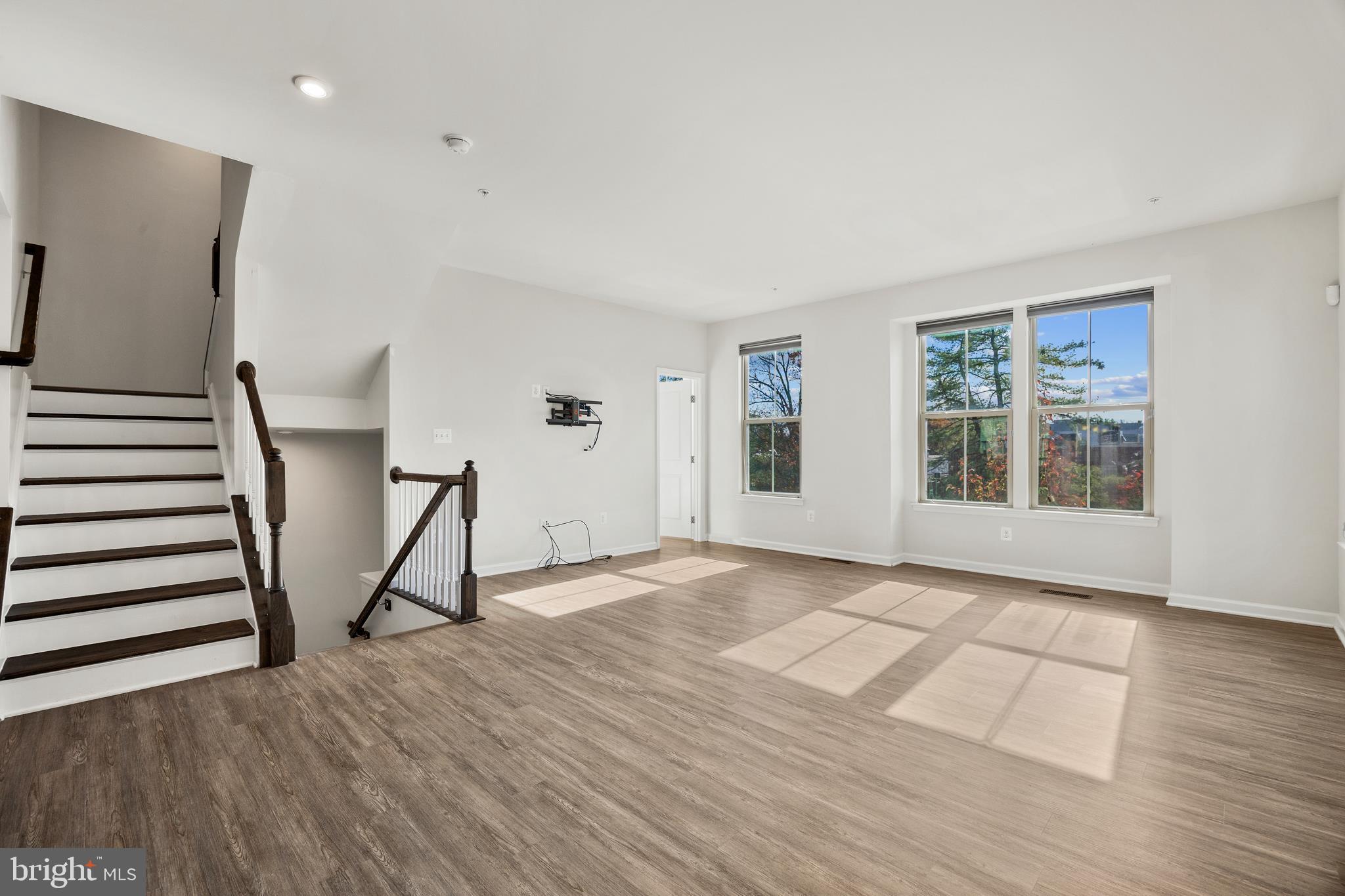 GLENN DALE CROSSING - Residential Lease