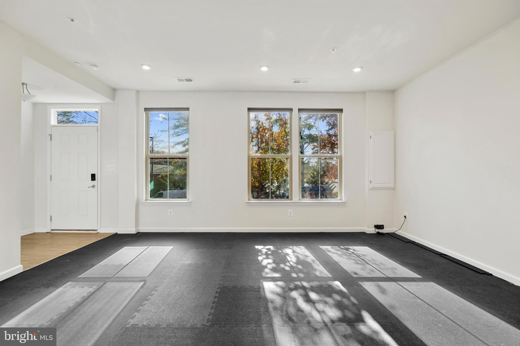 GLENN DALE CROSSING - Residential Lease