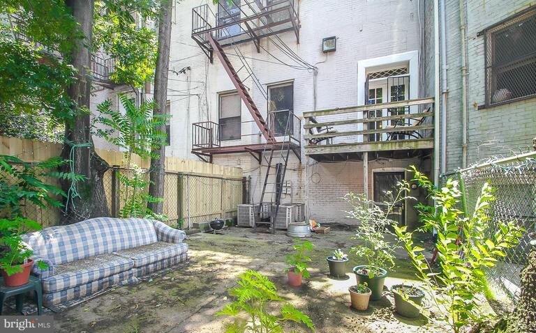 MOUNT VERNON PLACE HISTORIC DISTRICT - Residential