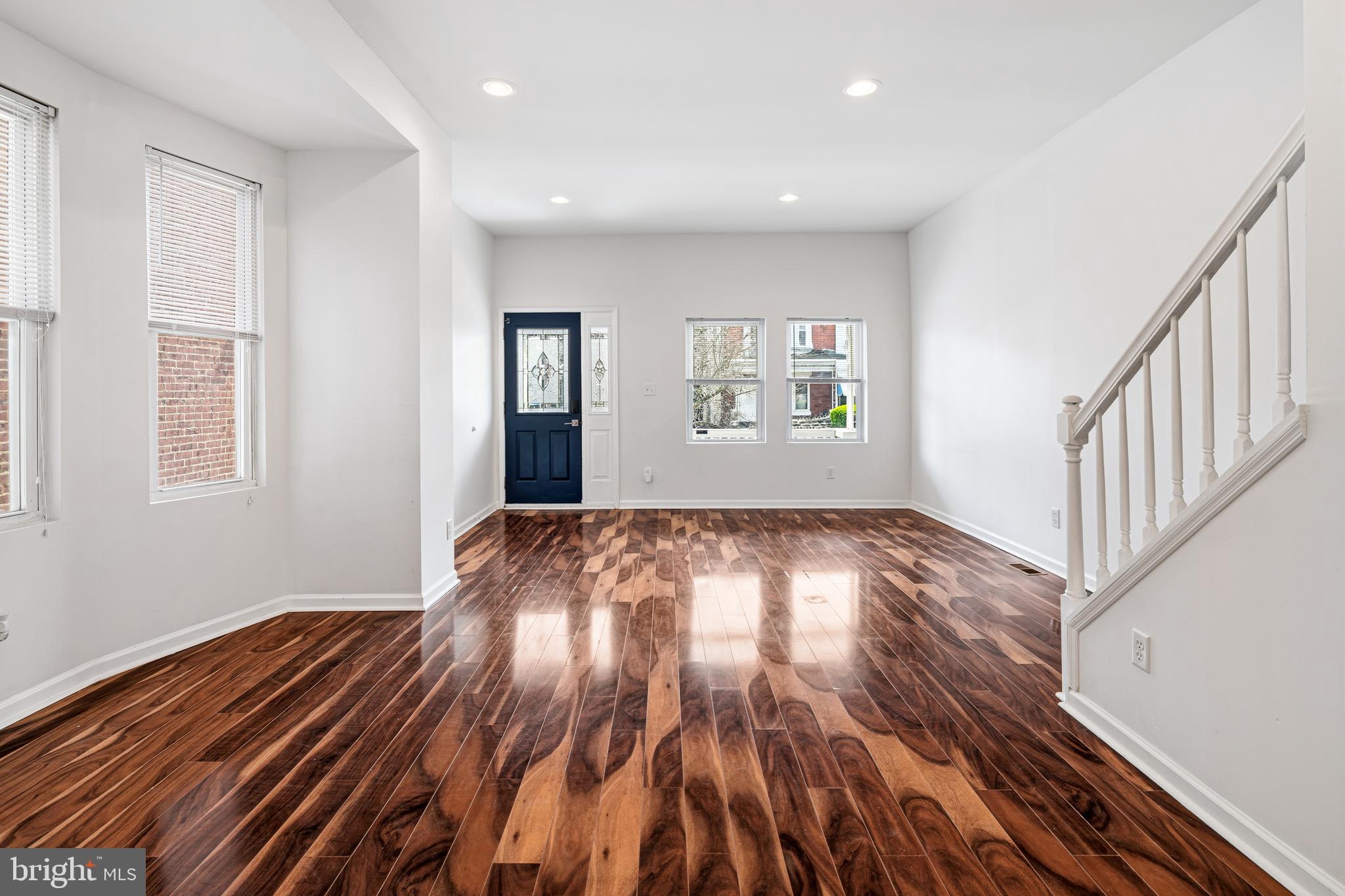 151 W ABBOTTSFORD AVENUE