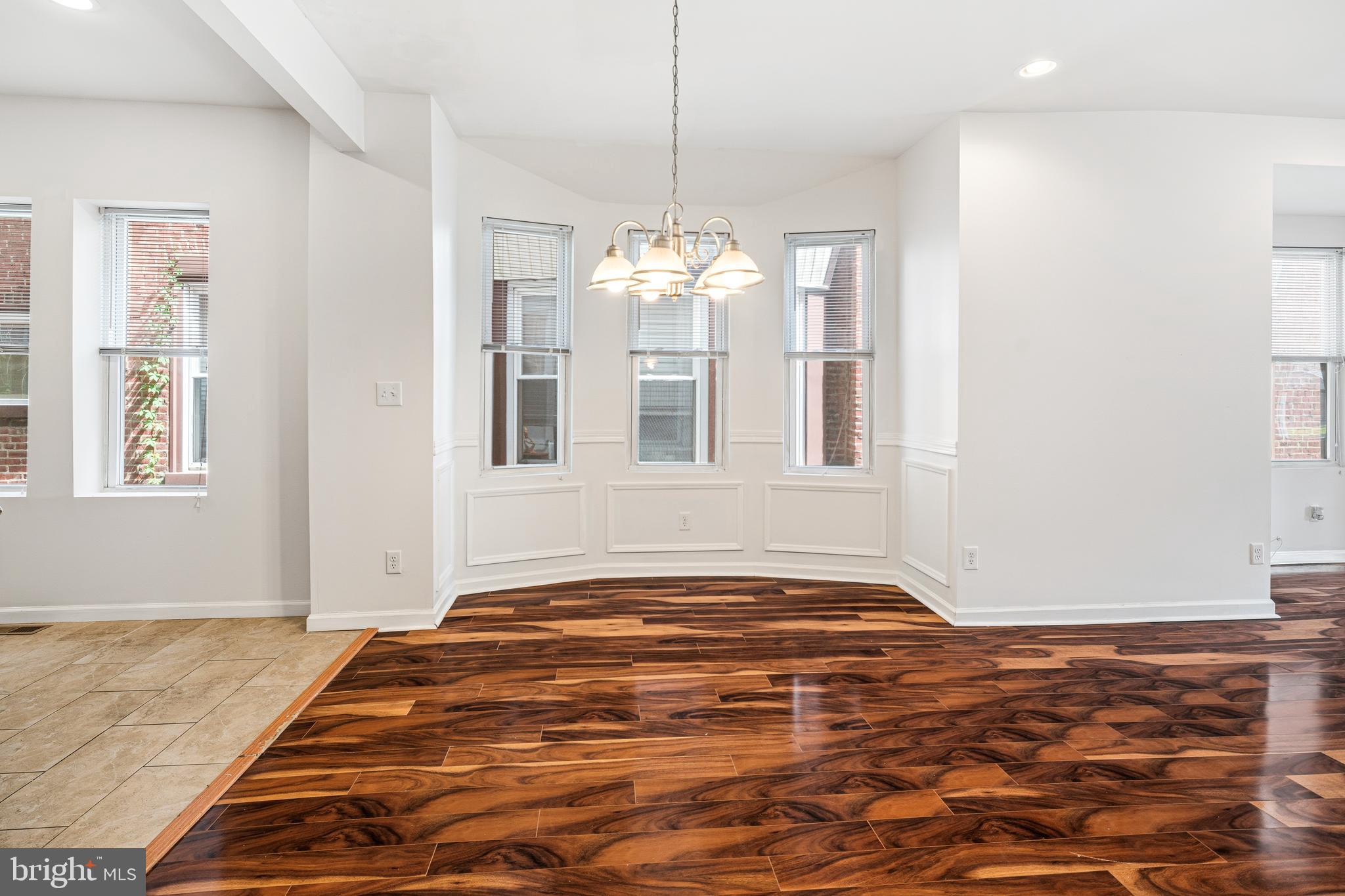 151 W ABBOTTSFORD AVENUE