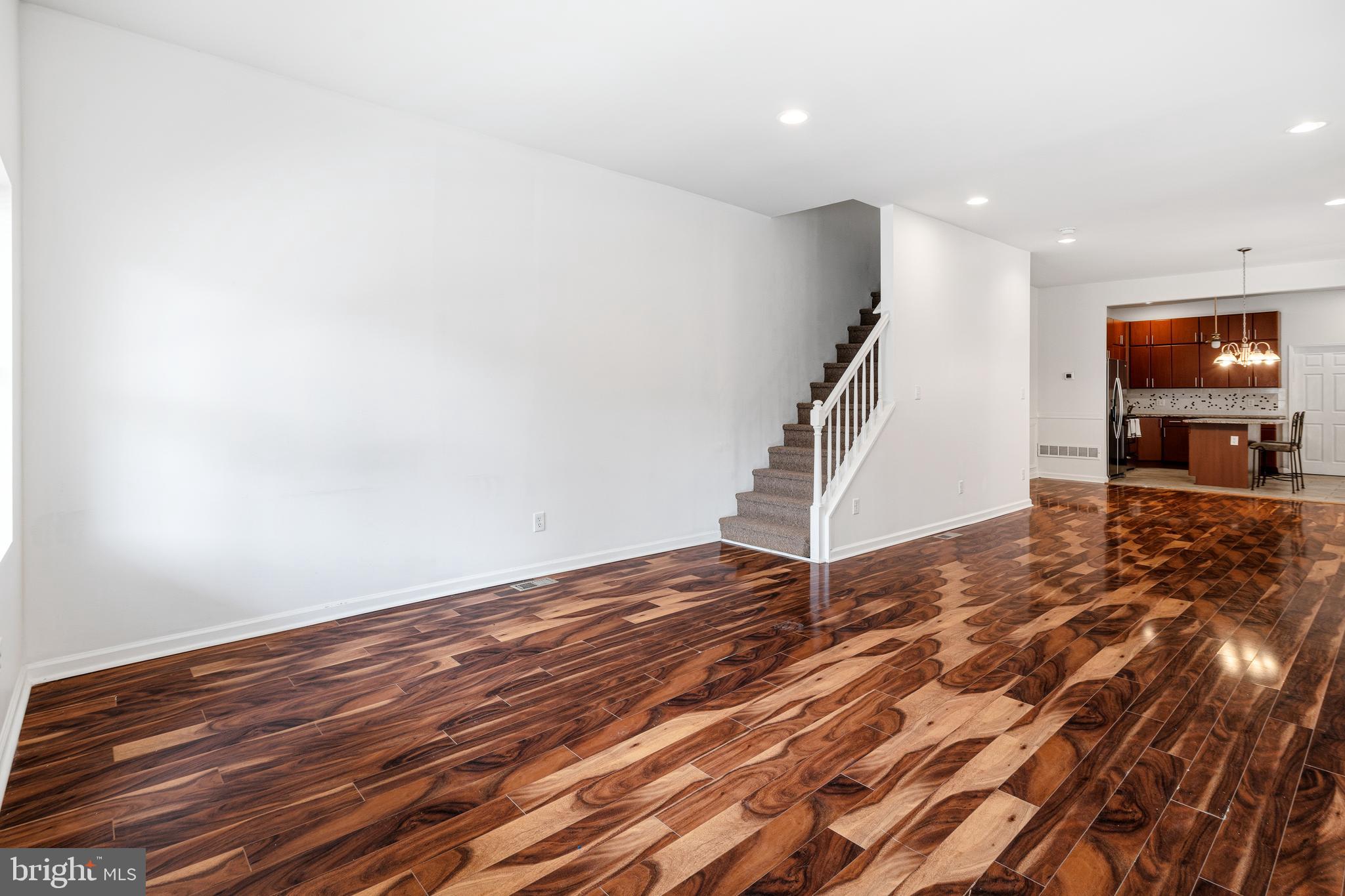 151 W ABBOTTSFORD AVENUE