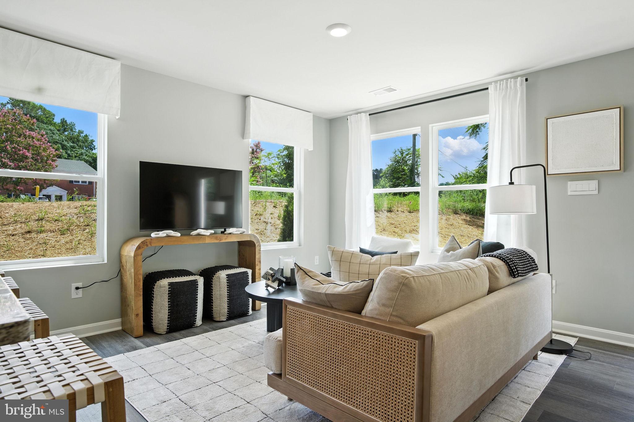 LADYSMITH VILLAGE - Residential