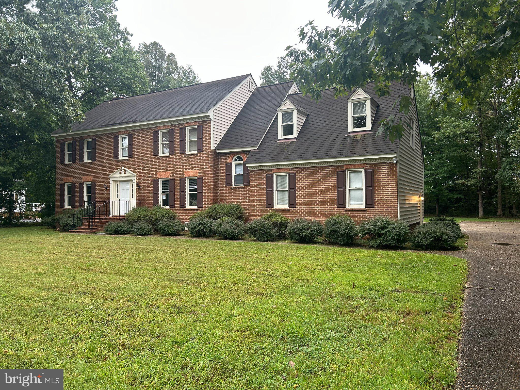 610 RIVERS BEND CIRCLE