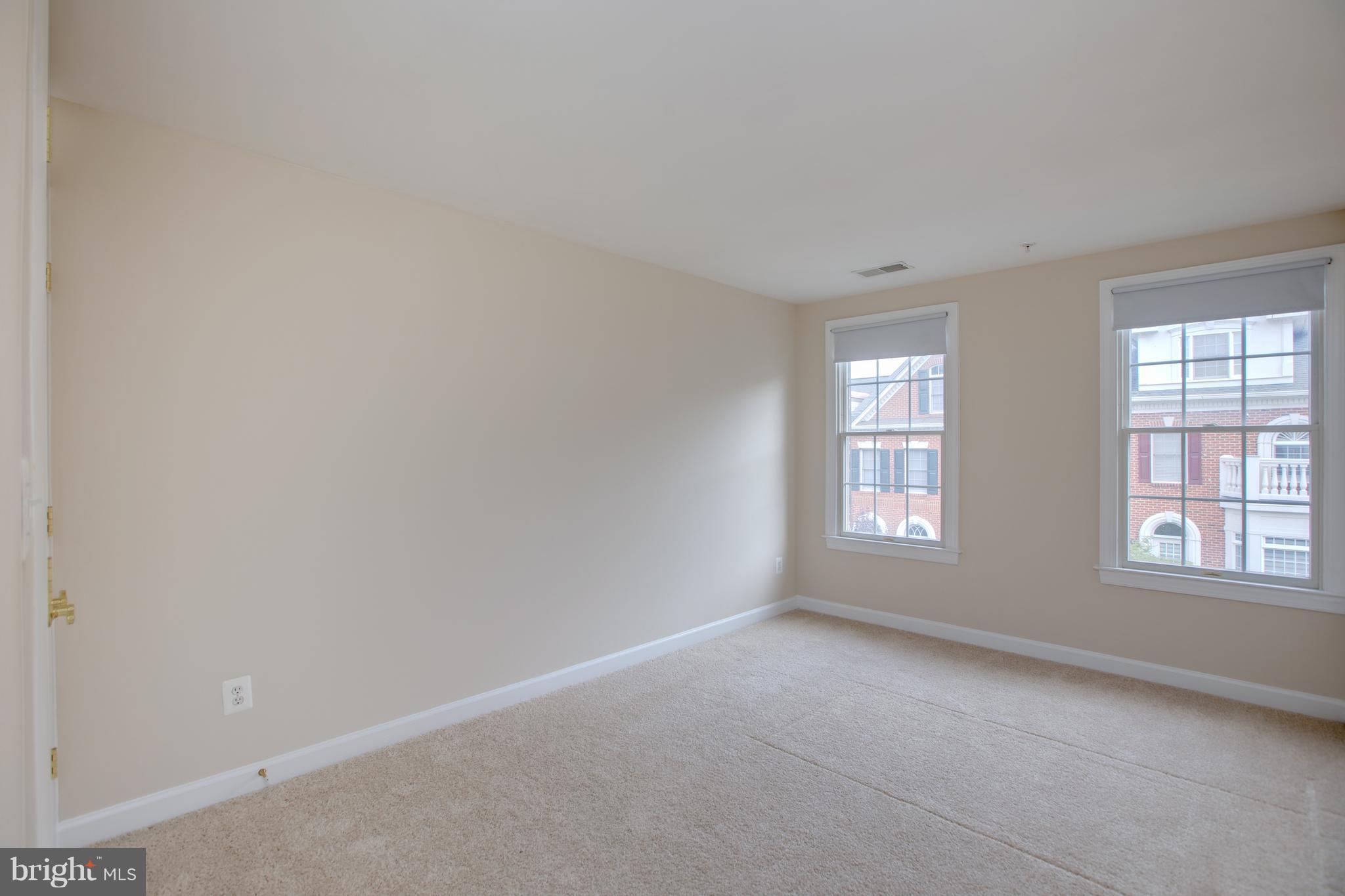 MCLEAN PLACE TOWNHOME - Residential Lease