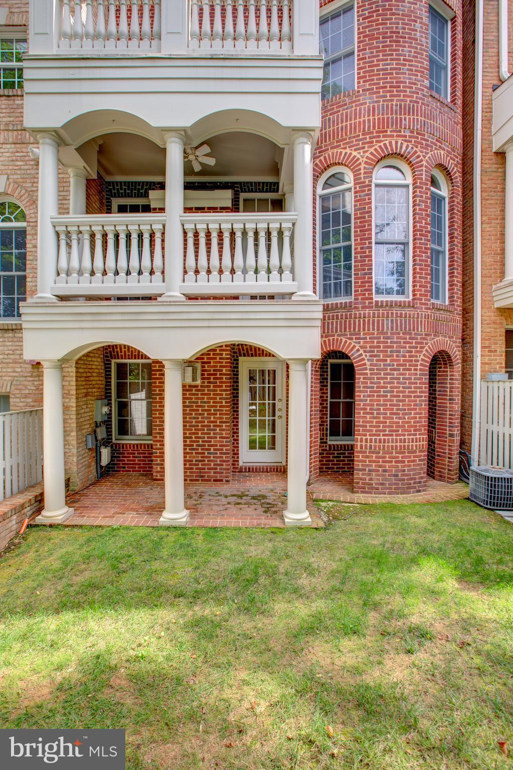 MCLEAN PLACE TOWNHOME - Residential Lease