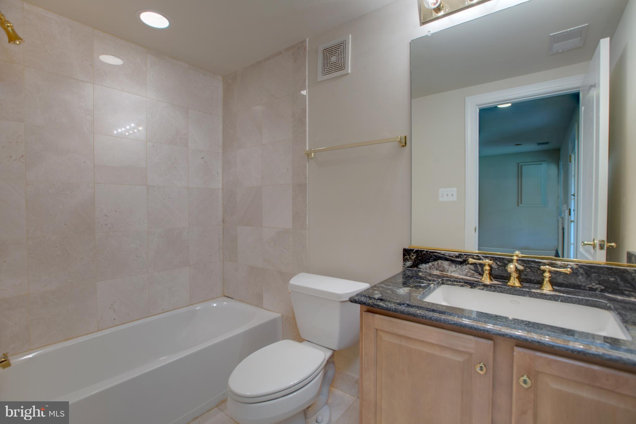 MCLEAN PLACE TOWNHOME - Residential Lease