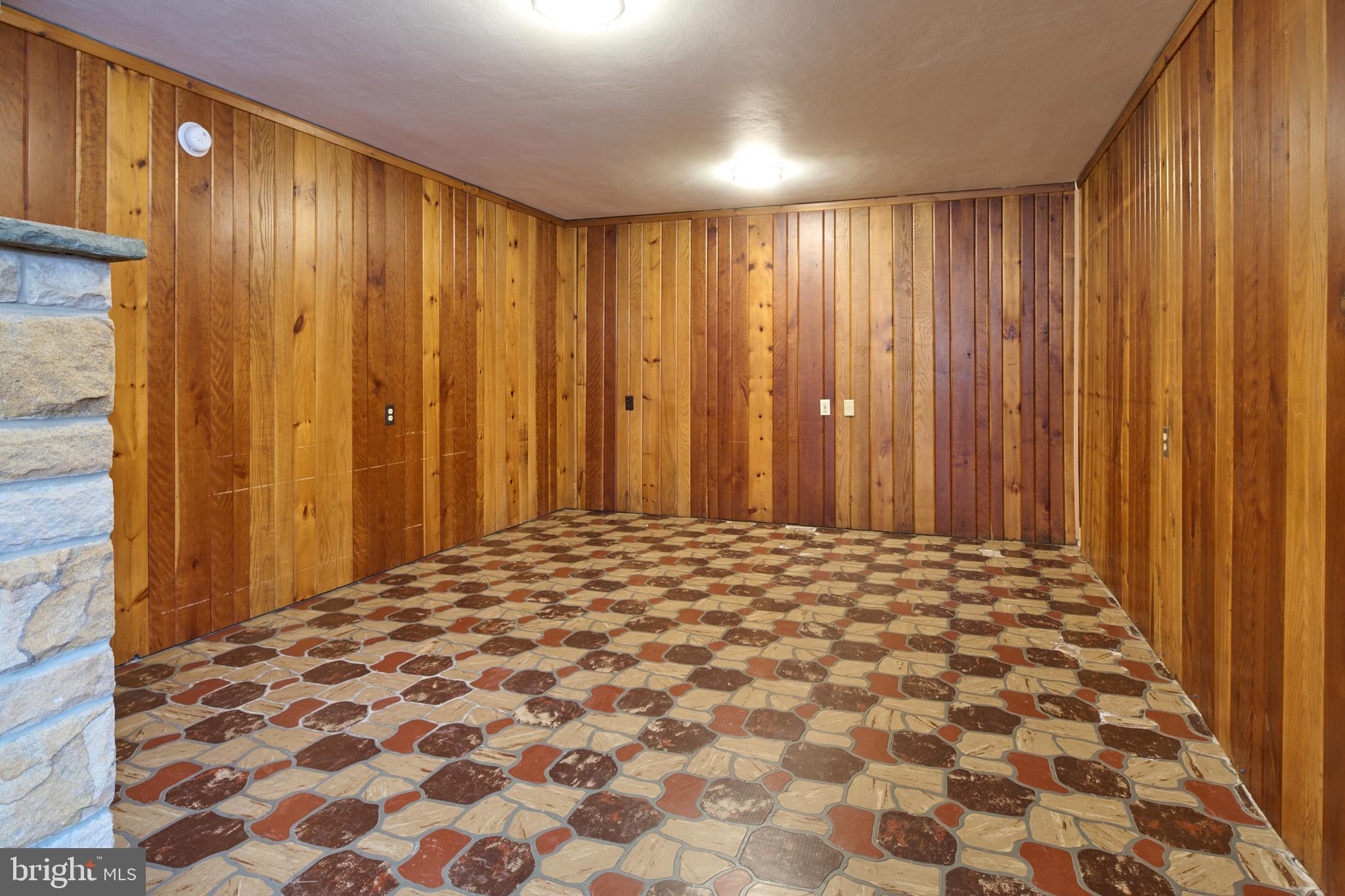 HOLMES-FOSTER - Residential