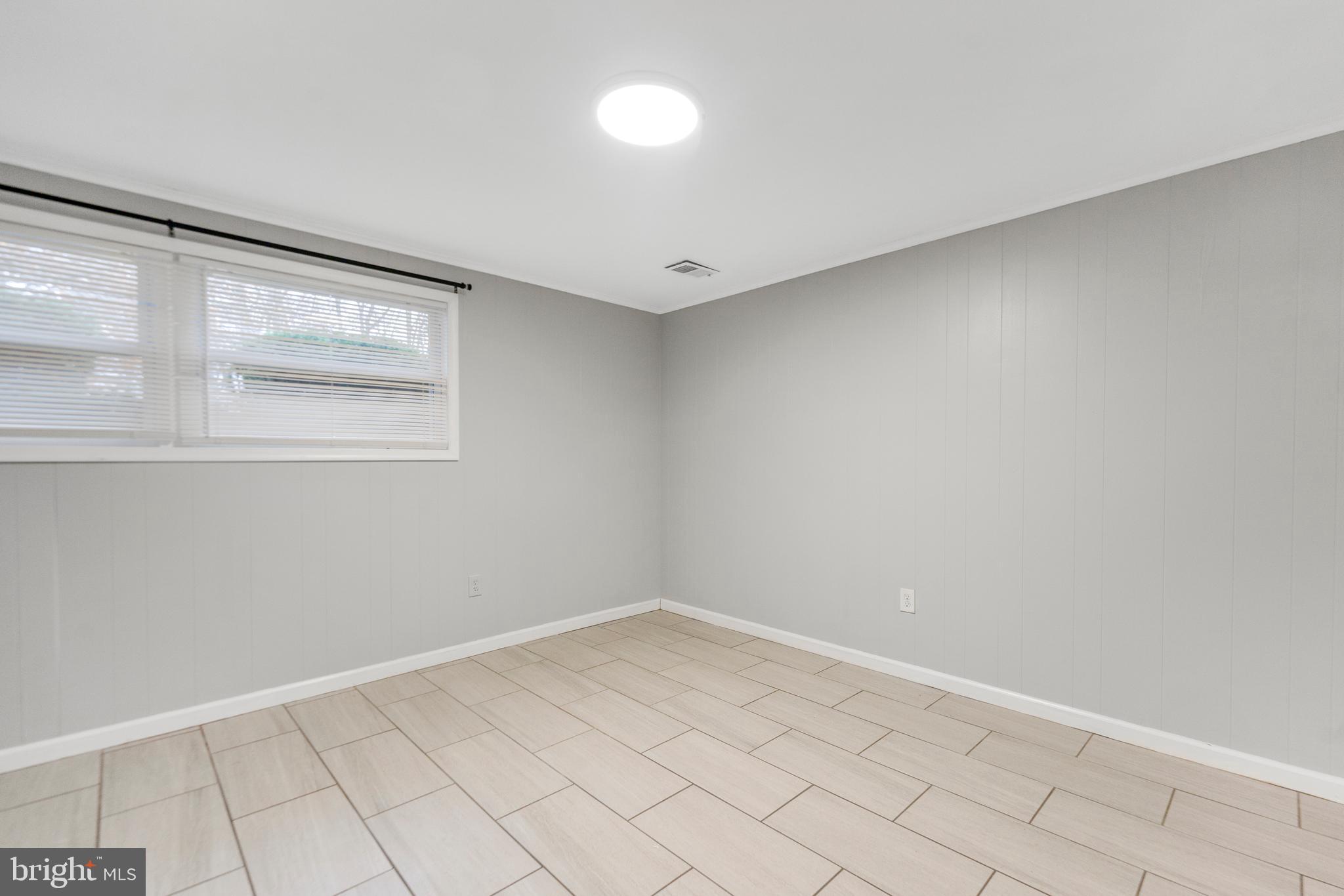 WHEATON WOODS - Residential Lease