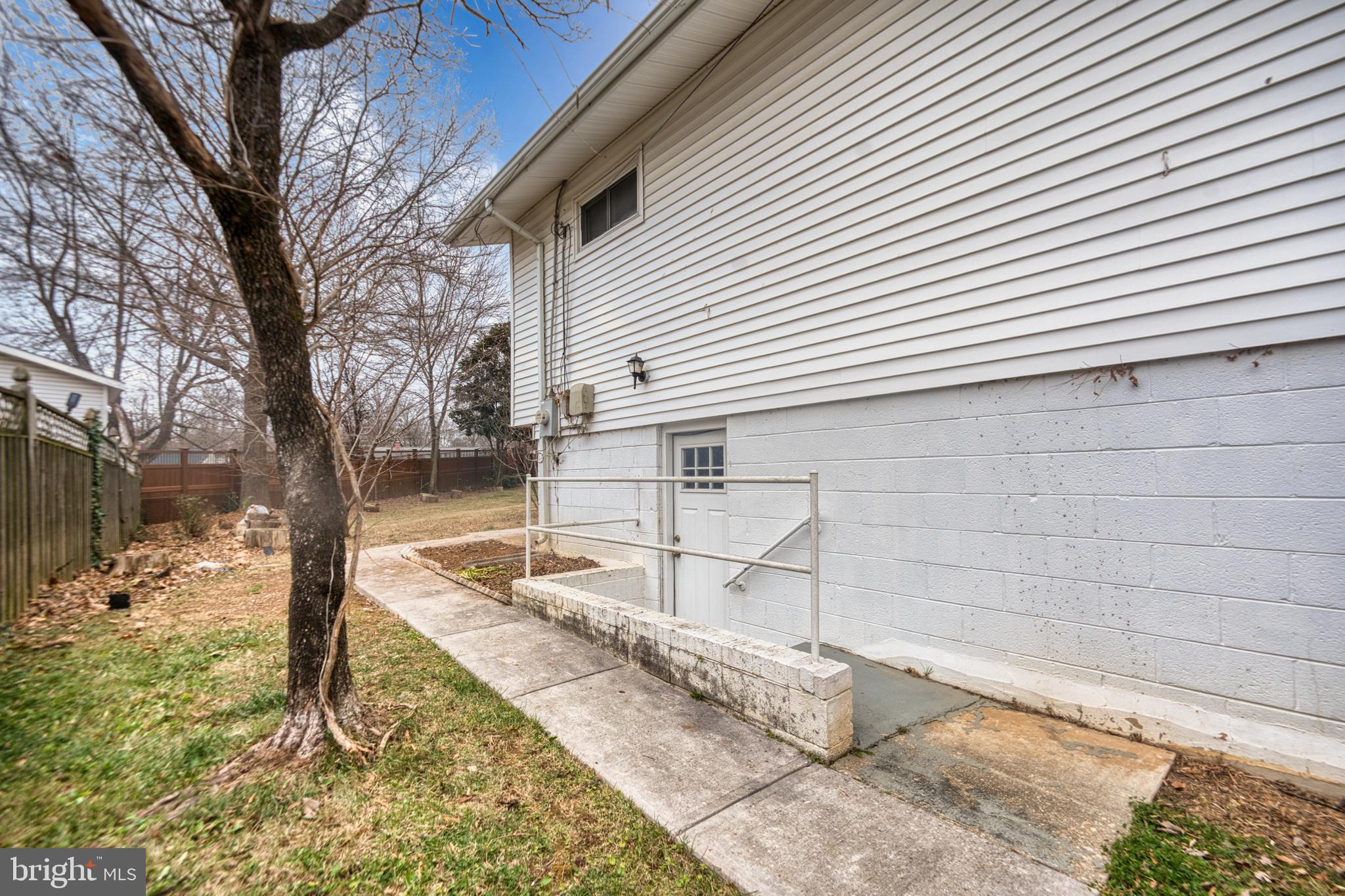 WHEATON WOODS - Residential Lease