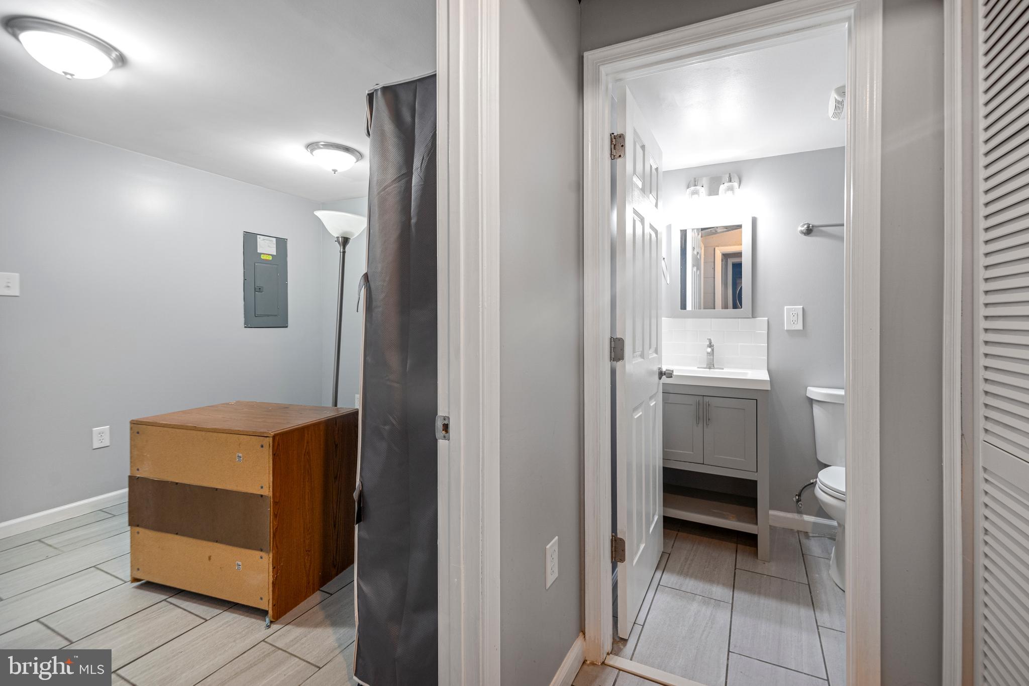 WHEATON WOODS - Residential Lease