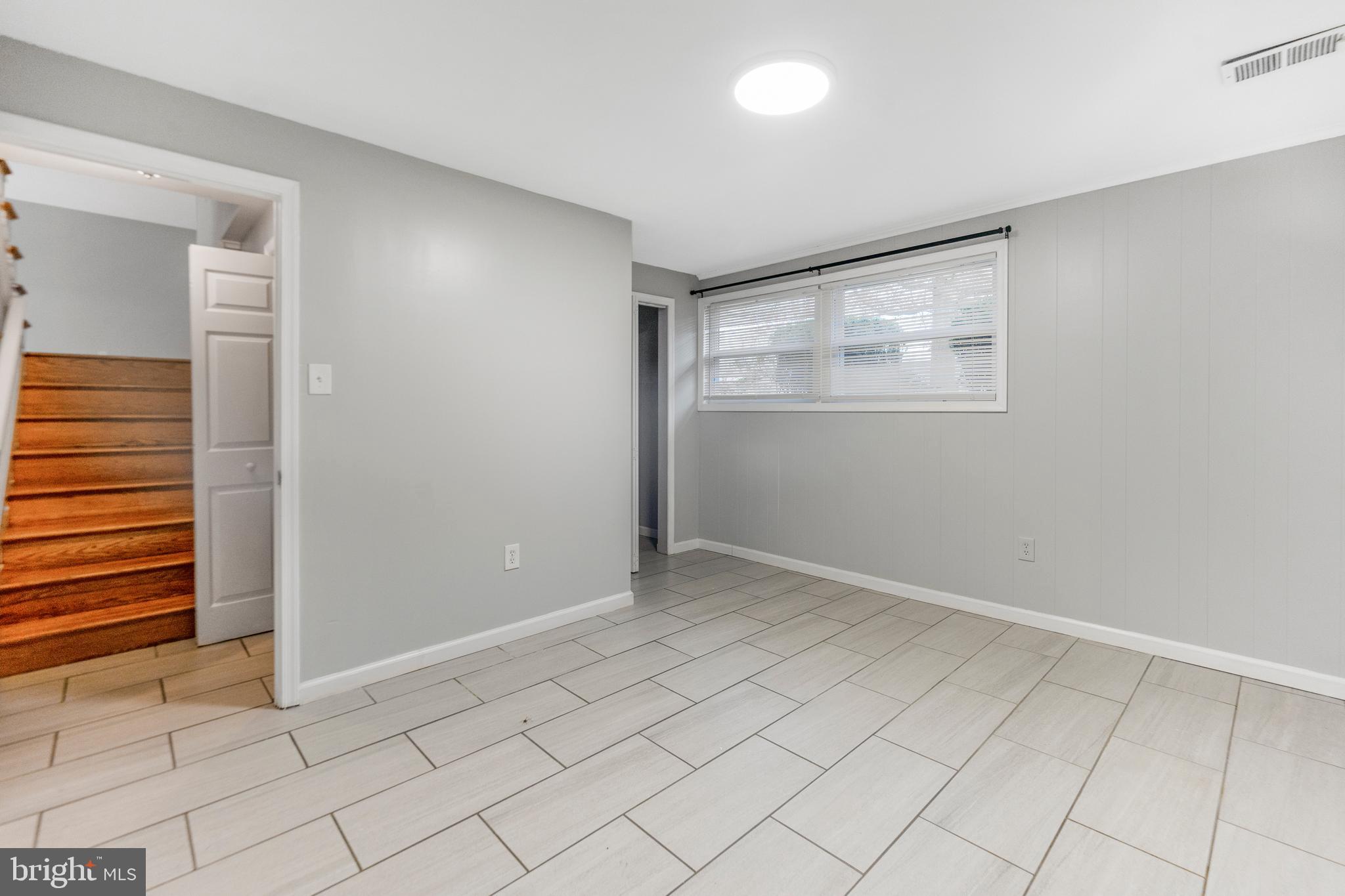 WHEATON WOODS - Residential Lease