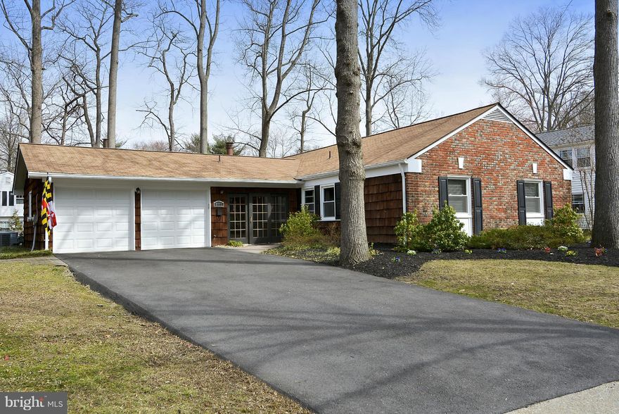 Fantastic Open Concept, One-Level living!  Gorgeous new hardwoods! Huge Family room addition w/ vaulted ceiling, wood fp w/blower & zoned heating/cooling. Kitchen has newer appliances. Nicely updated bathrooms. New HWH. Fantastic enclosed porch/mudroom. Rear deck in nice sized back yard. CWES/SRHS. Attached shed. Walk to schools. Walk to park. Walk to pools. Newly paved driveway. Hurry! Won't last