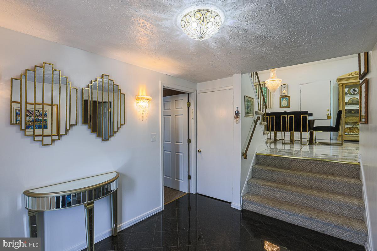 CROSS COUNTRY - Residential