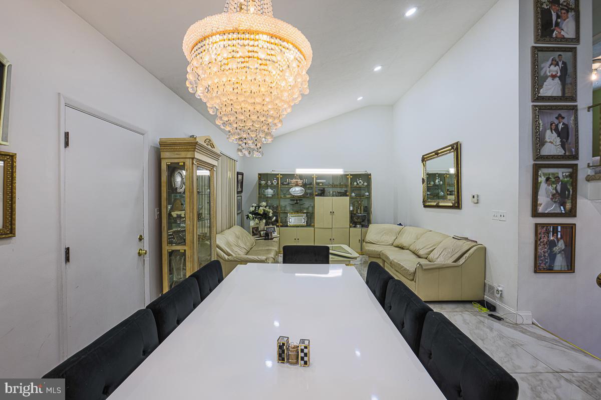 CROSS COUNTRY - Residential