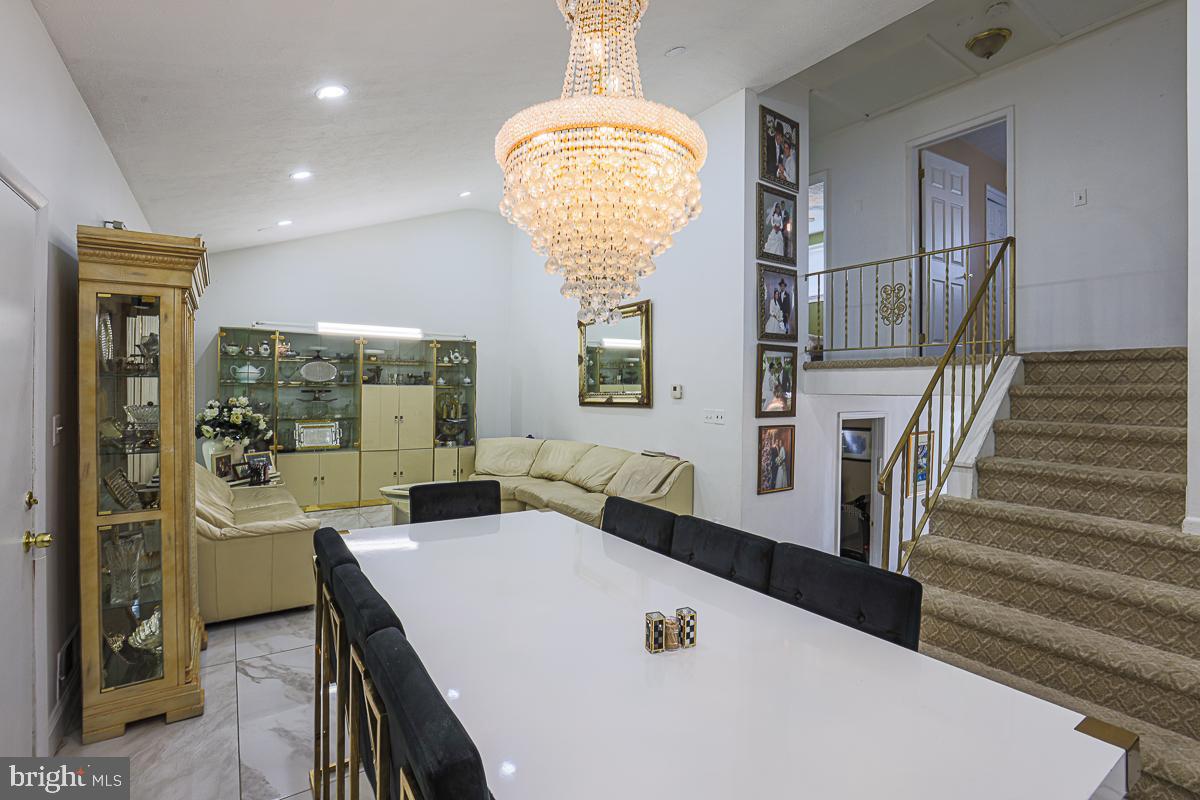 CROSS COUNTRY - Residential