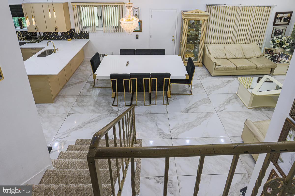 CROSS COUNTRY - Residential