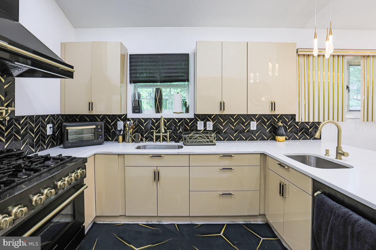 CROSS COUNTRY - Residential