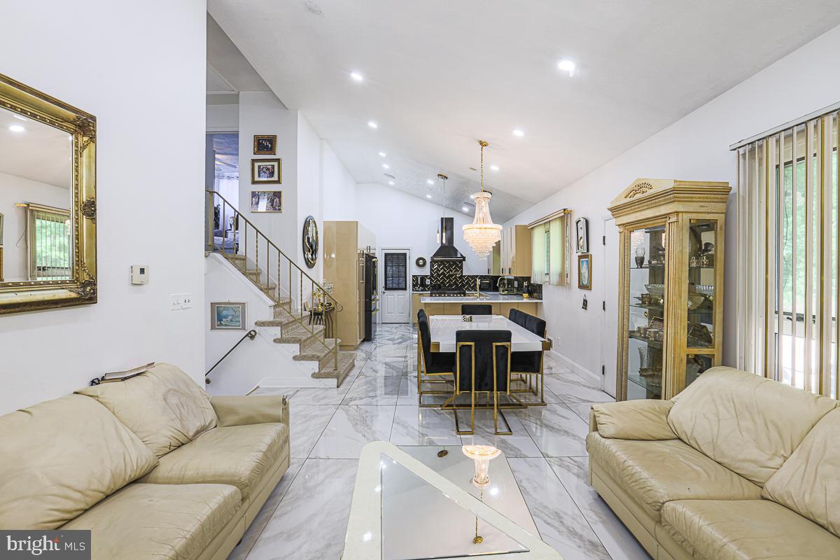 CROSS COUNTRY - Residential