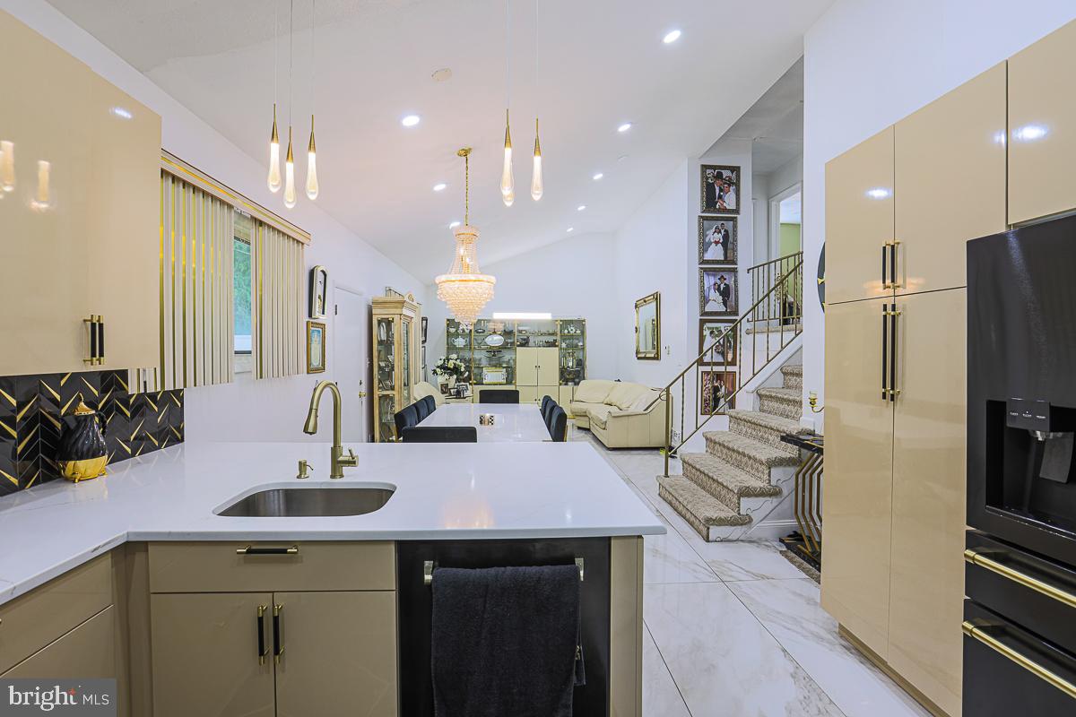 CROSS COUNTRY - Residential