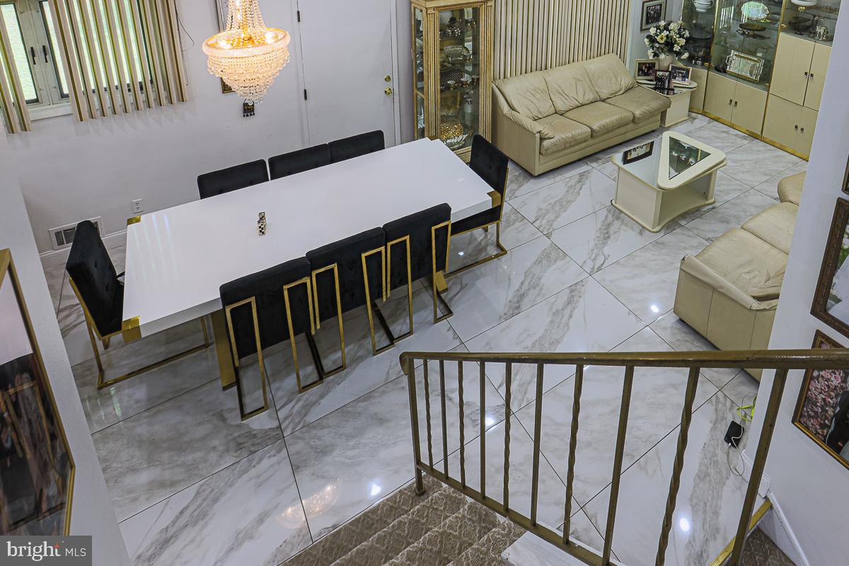 CROSS COUNTRY - Residential