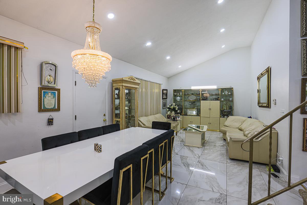 CROSS COUNTRY - Residential