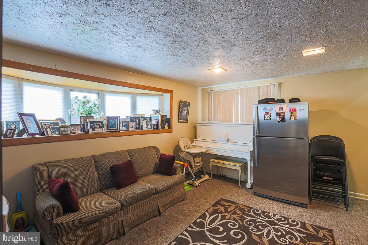 CROSS COUNTRY - Residential