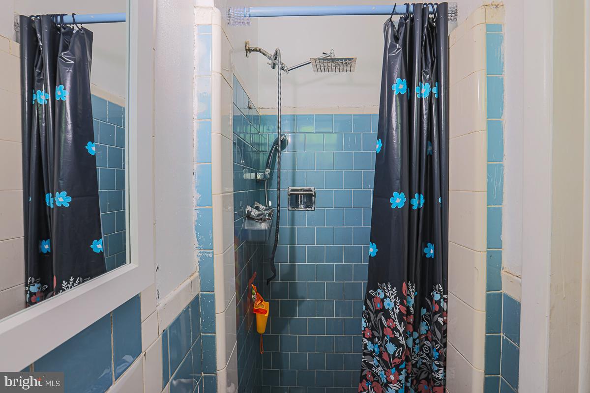 CROSS COUNTRY - Residential