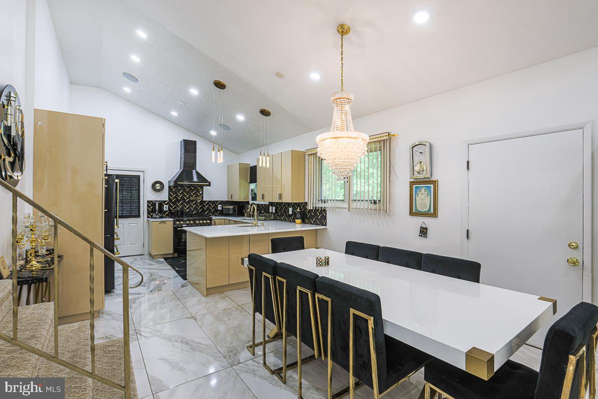 CROSS COUNTRY - Residential