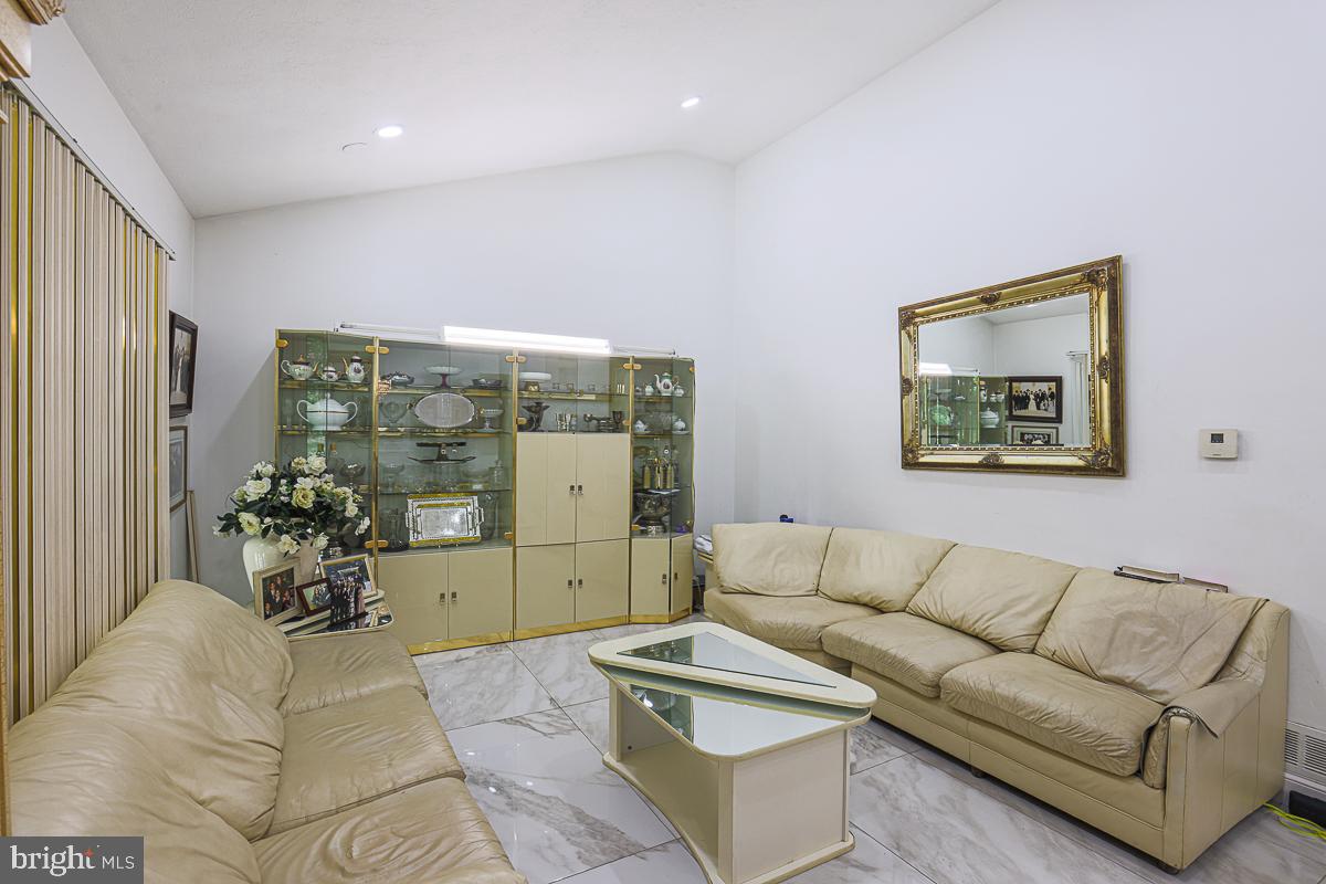 CROSS COUNTRY - Residential