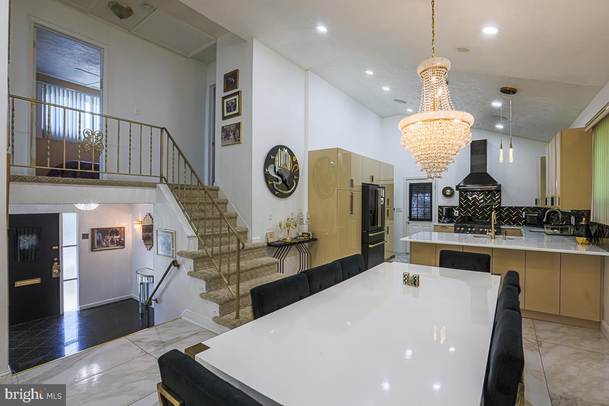 CROSS COUNTRY - Residential