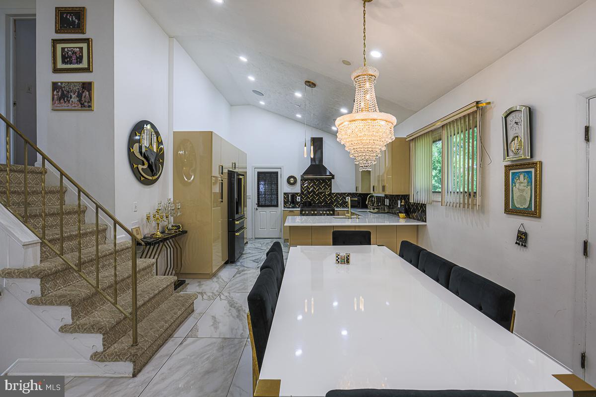 CROSS COUNTRY - Residential