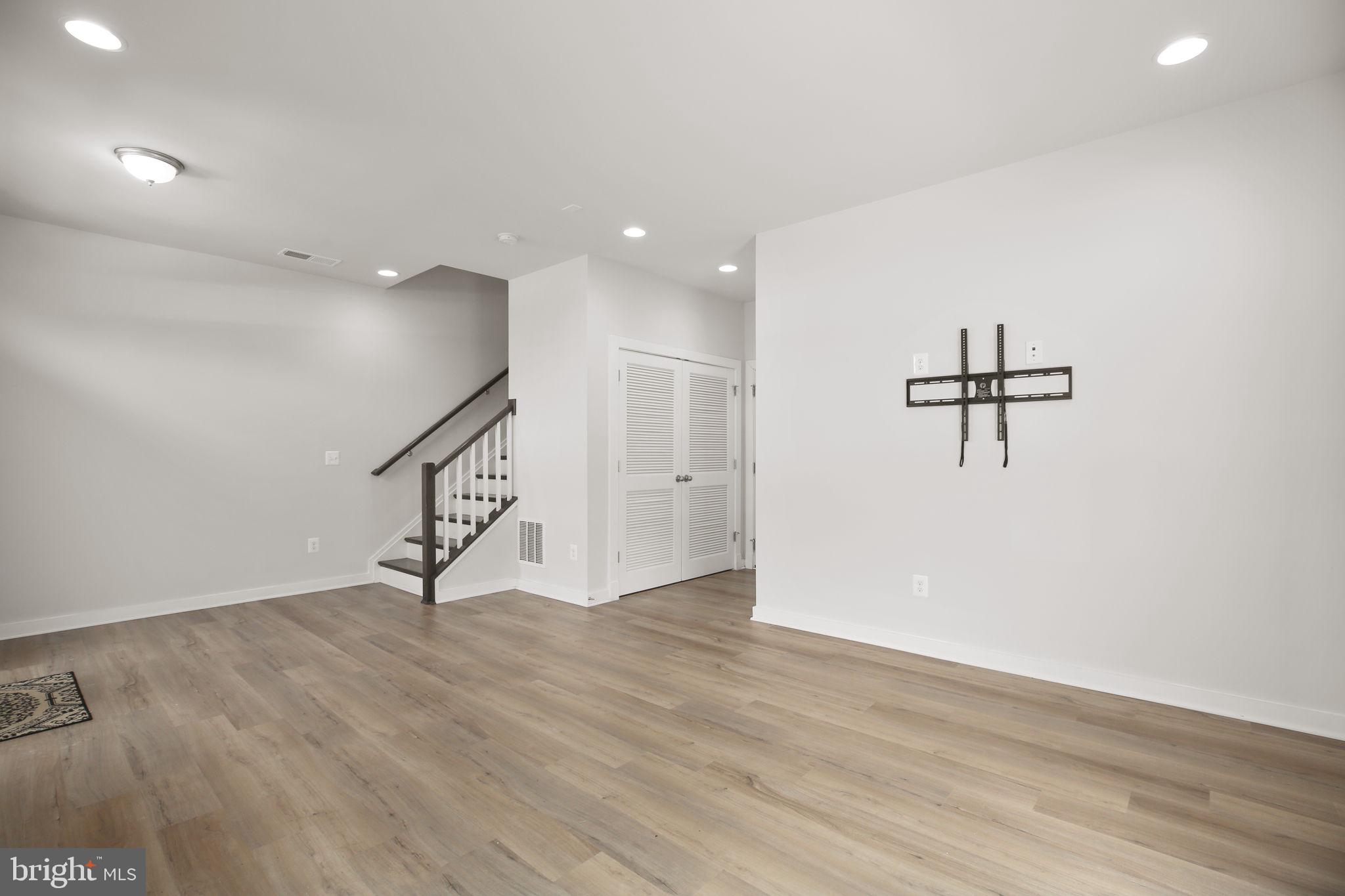 HIGHLANDER PARK - Residential