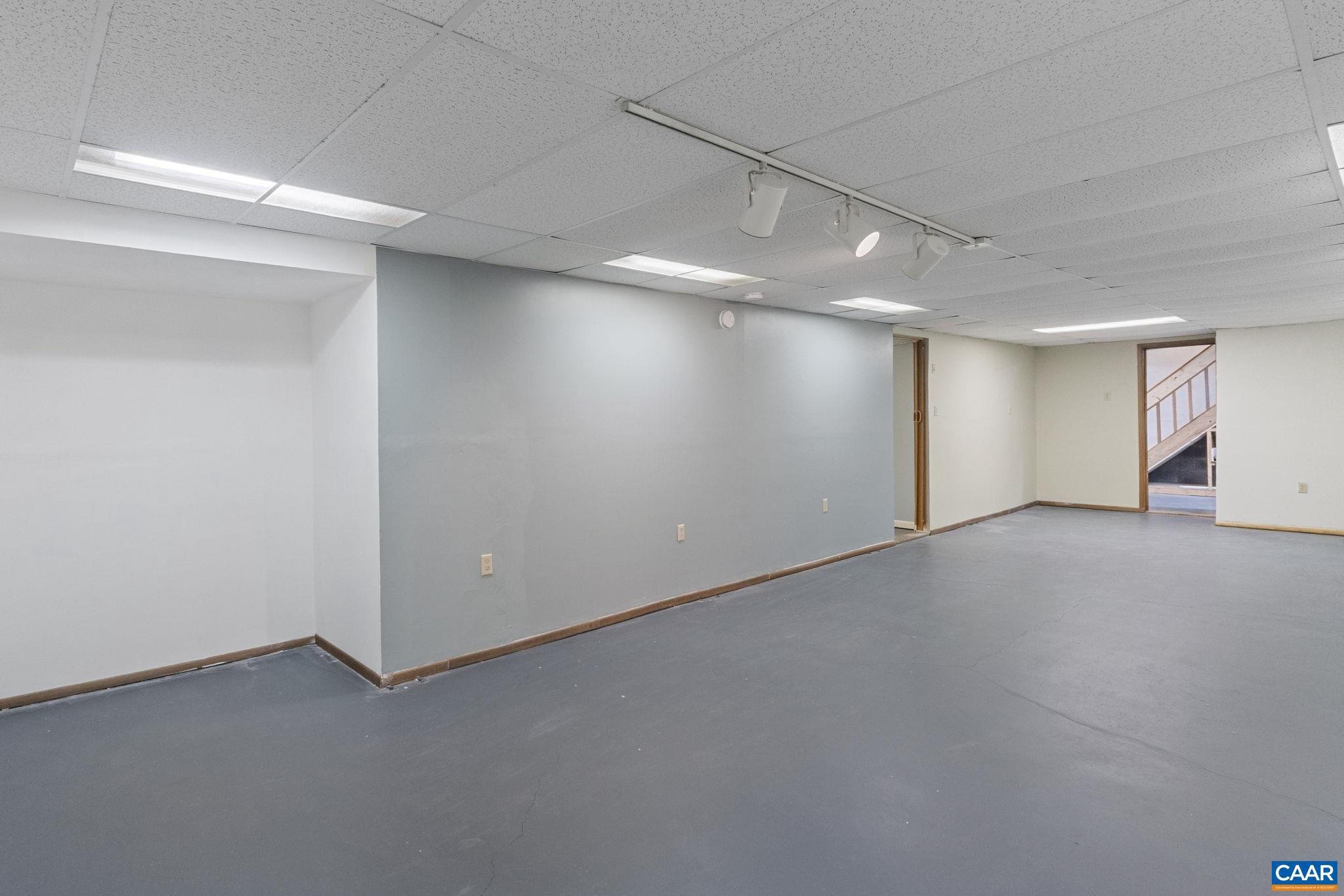 LAKE MONTICELLO - Residential