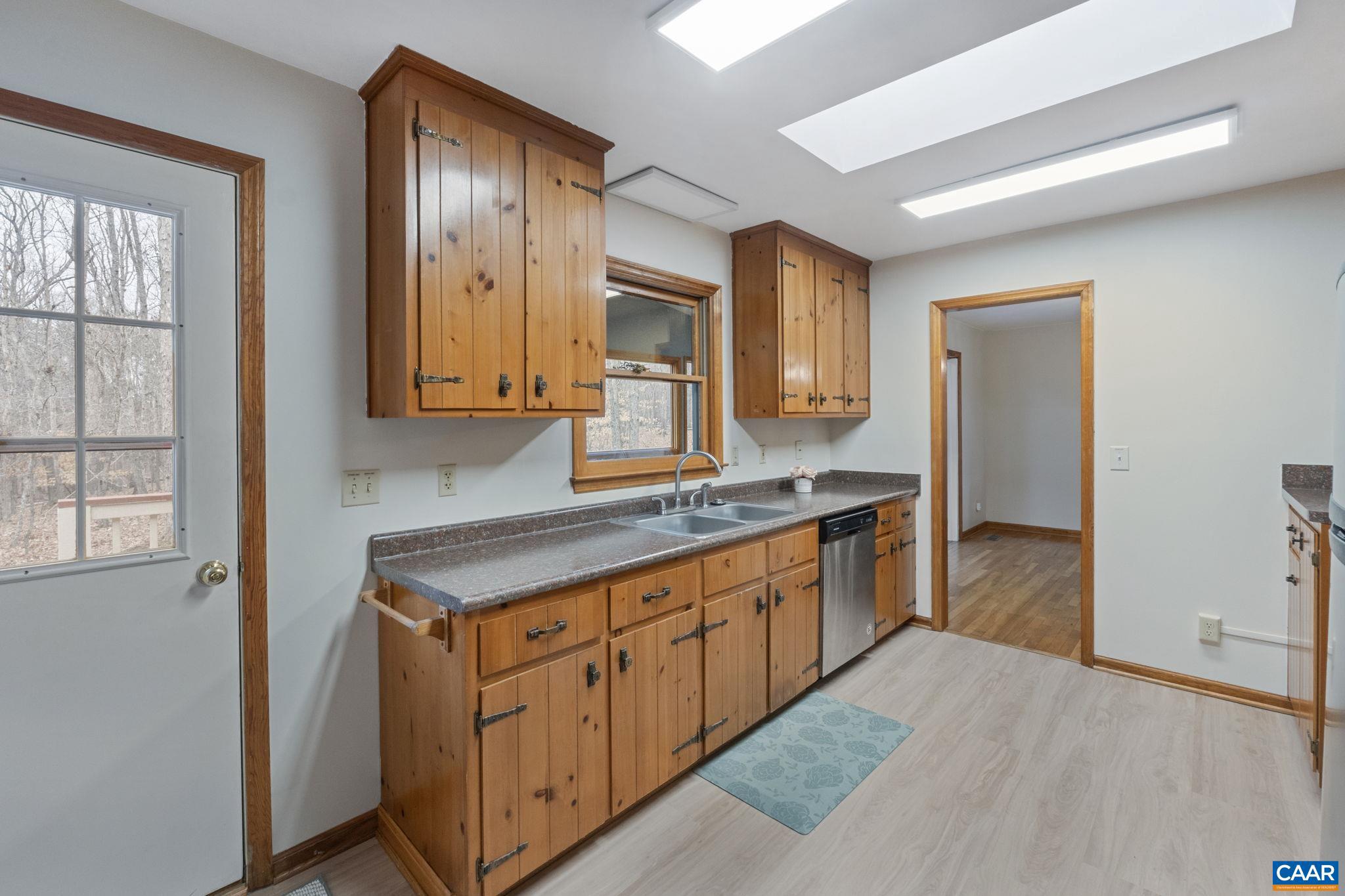 LAKE MONTICELLO - Residential