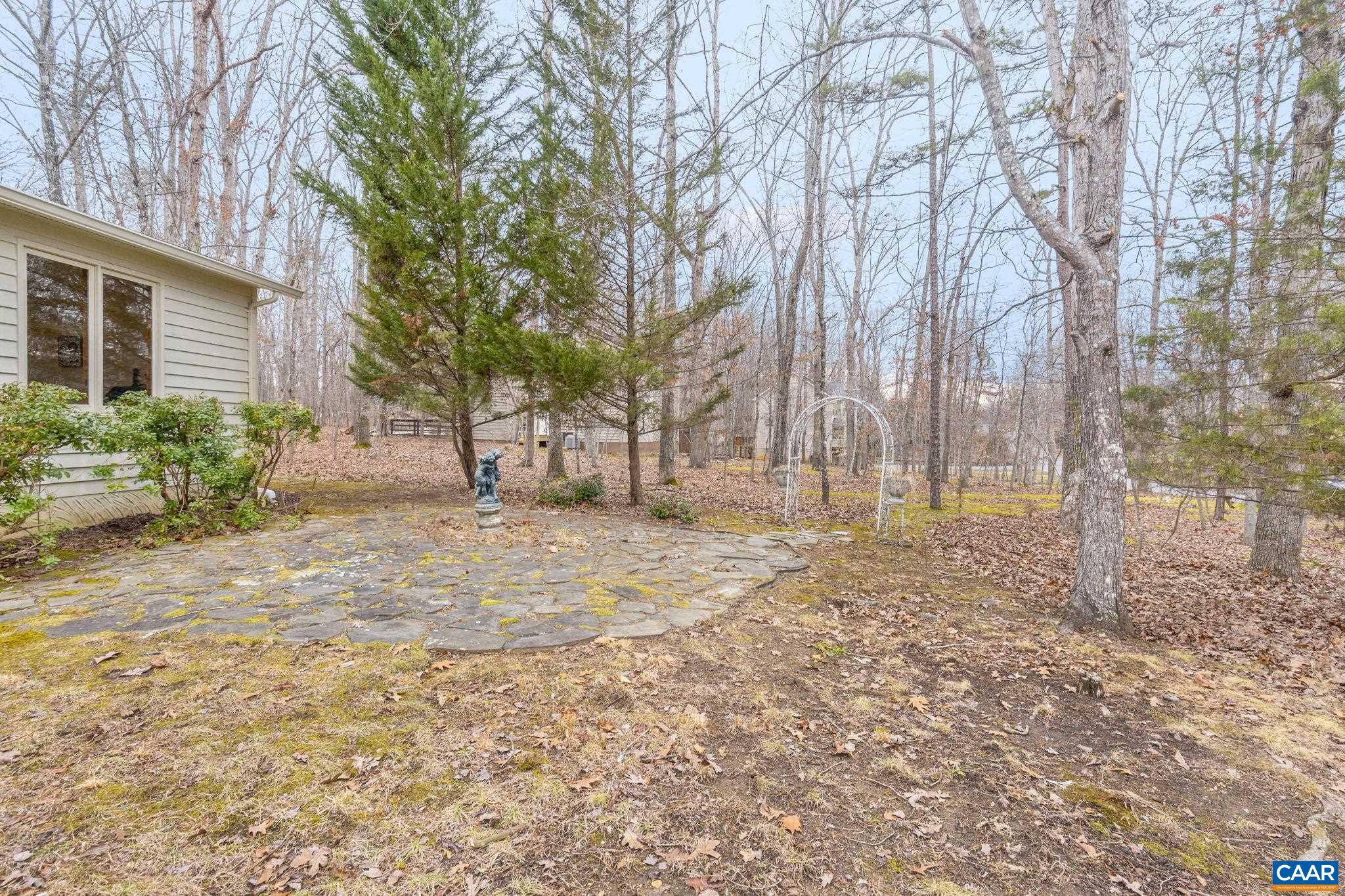 LAKE MONTICELLO - Residential