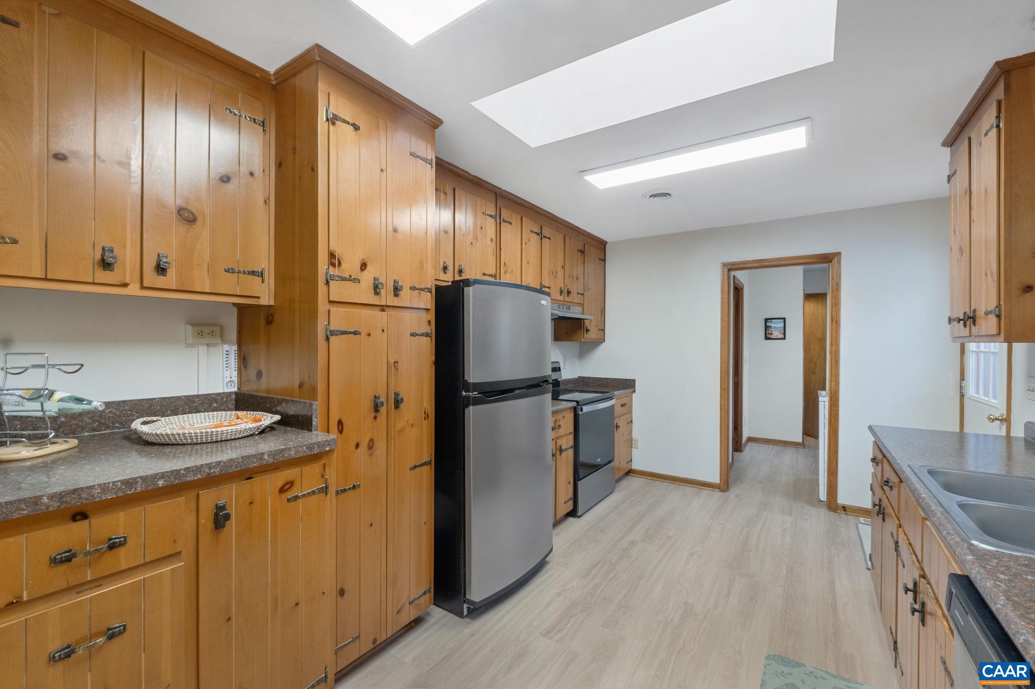 LAKE MONTICELLO - Residential