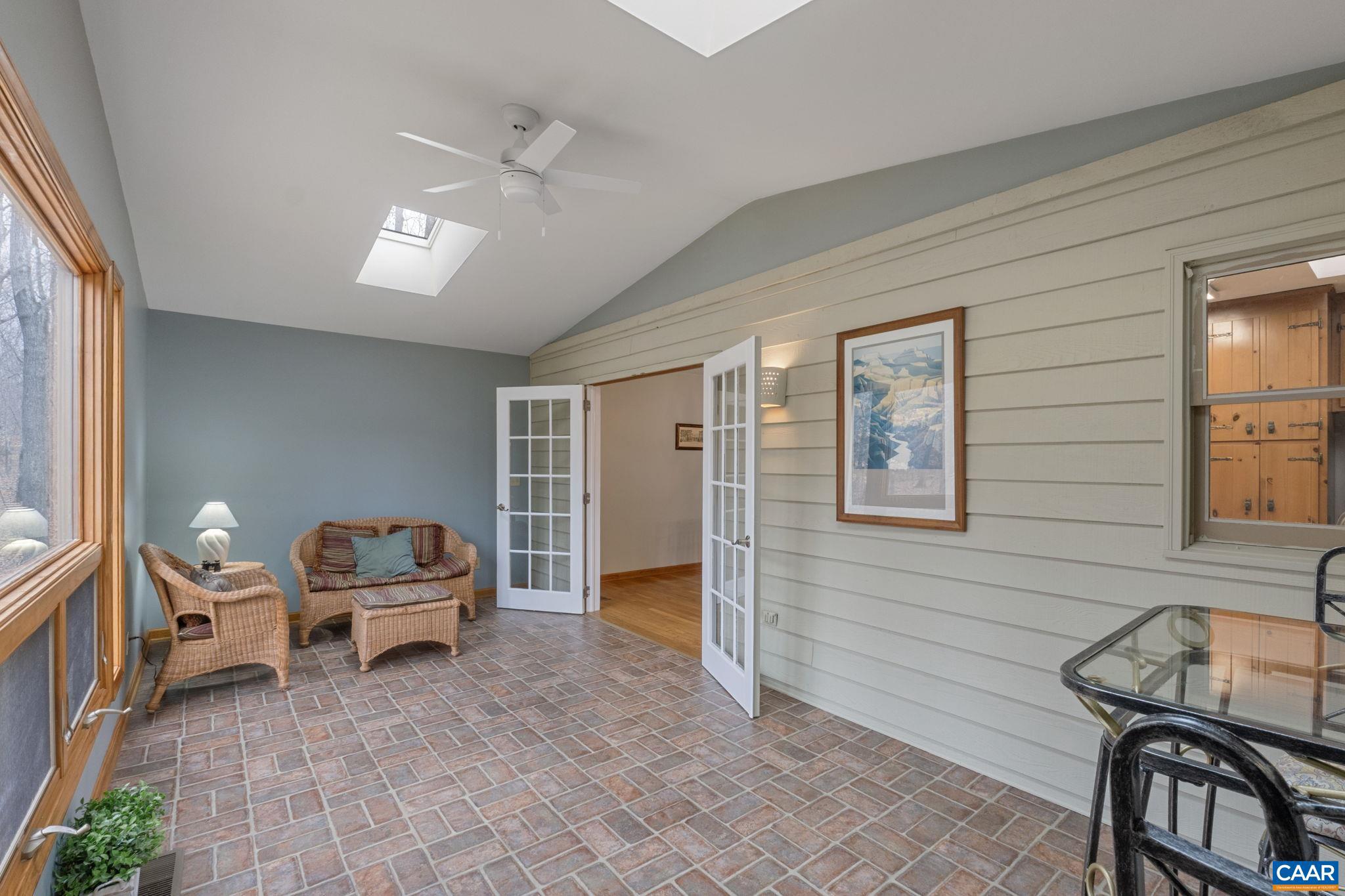 LAKE MONTICELLO - Residential